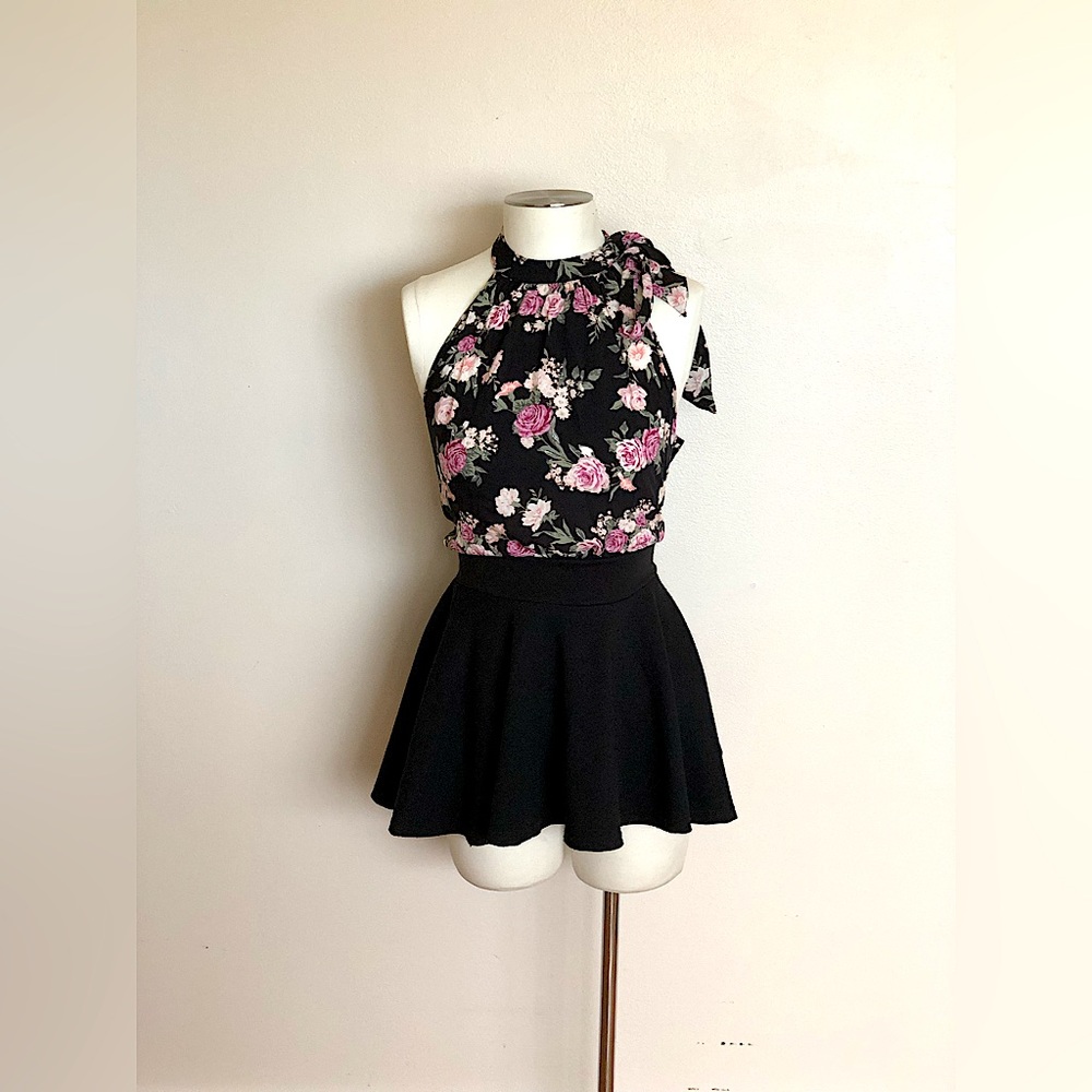 Floral Tie Neck Halter Top (Sleeveless)